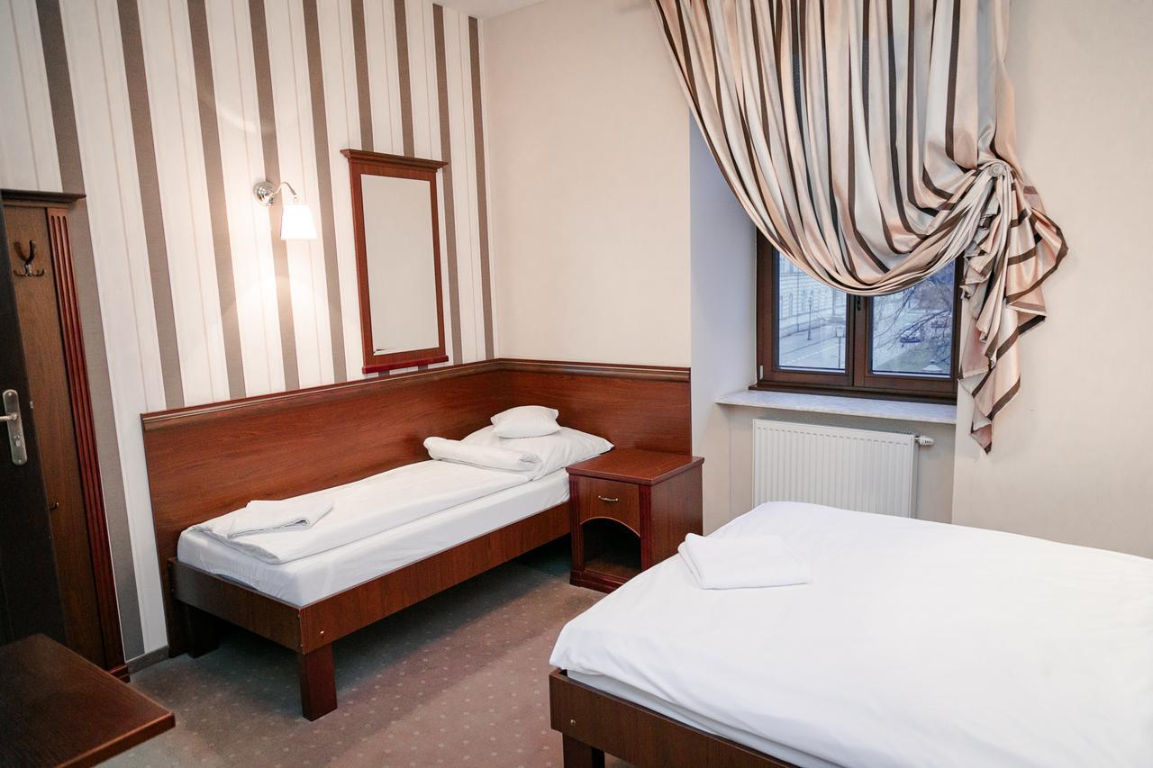 Rynek 6 Retro Pub & Hostel 라돔 외부 사진